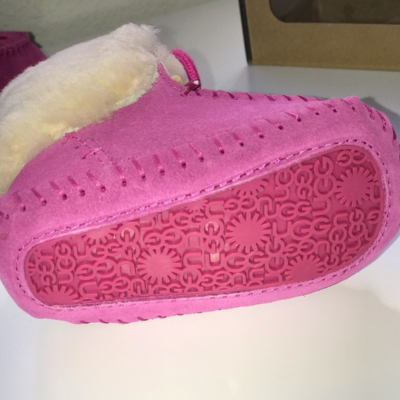 - New Authentic Baby Infant UGG boots, pink, size 2/3 (6-12 months) - Picture 5 of 10